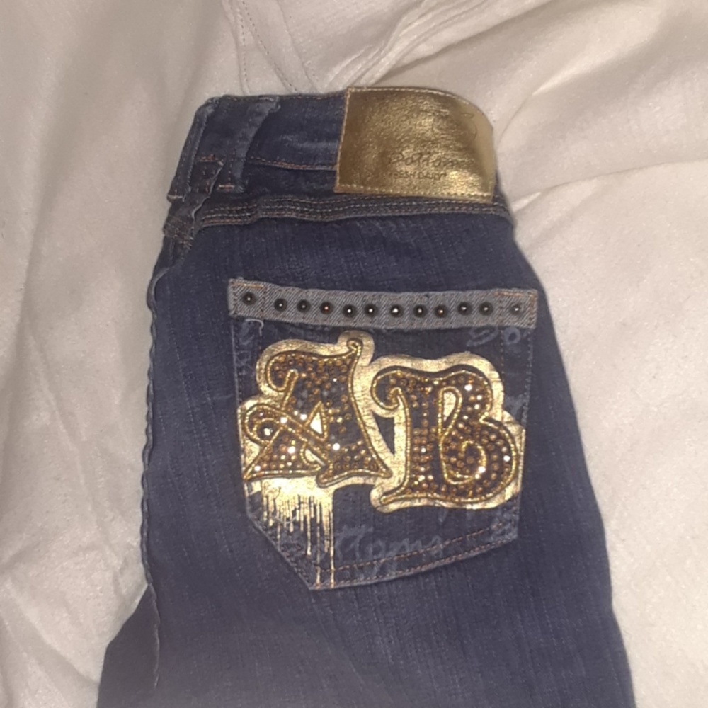 Apple Bottom Jean Capris - Picture 2 of 5